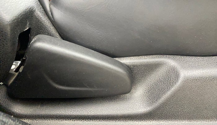 2017 Renault Kwid RXT 1.0 AMT, Petrol, Automatic, 70,086 km, Driver Side Adjustment Panel