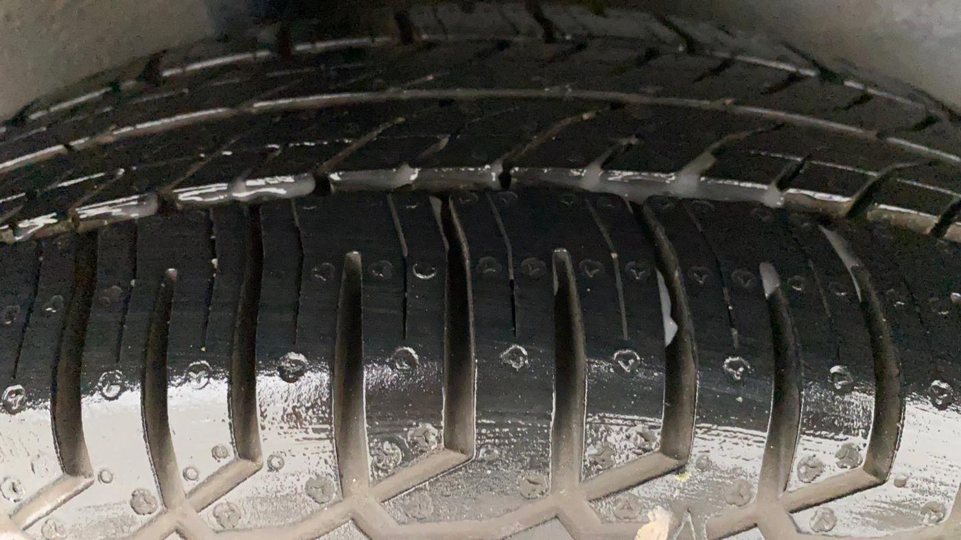 2014 Maruti Ritz VXI BS IV, Petrol, Manual, Right Rear Tyre Tread