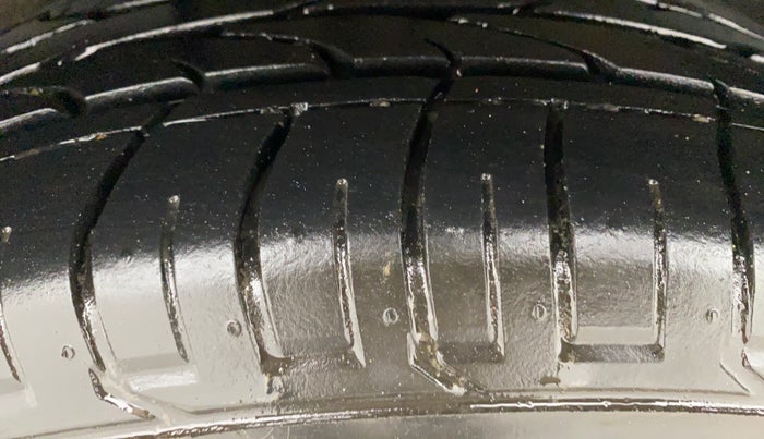 2018 Hyundai Creta SX AT 1.6 PETROL, Petrol, Automatic, 1,24,513 km, Right Rear Tyre Tread