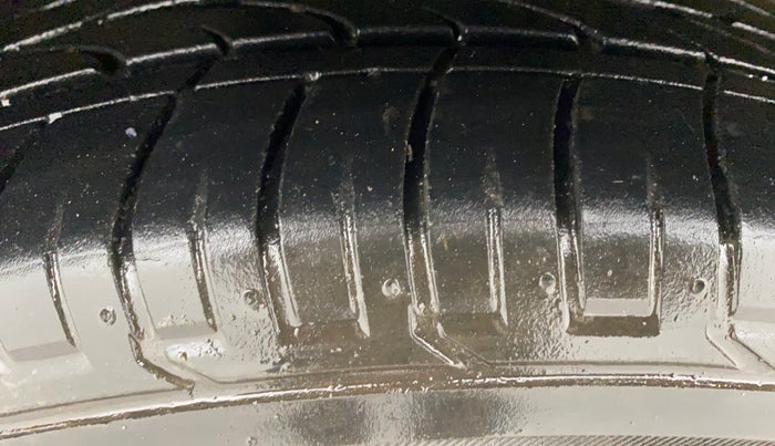 2018 Hyundai Creta SX AT 1.6 PETROL, Petrol, Automatic, 1,24,513 km, Left Front Tyre Tread