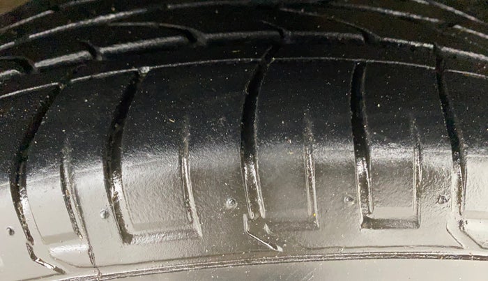 2018 Hyundai Creta SX AT 1.6 PETROL, Petrol, Automatic, 1,24,513 km, Right Front Tyre Tread