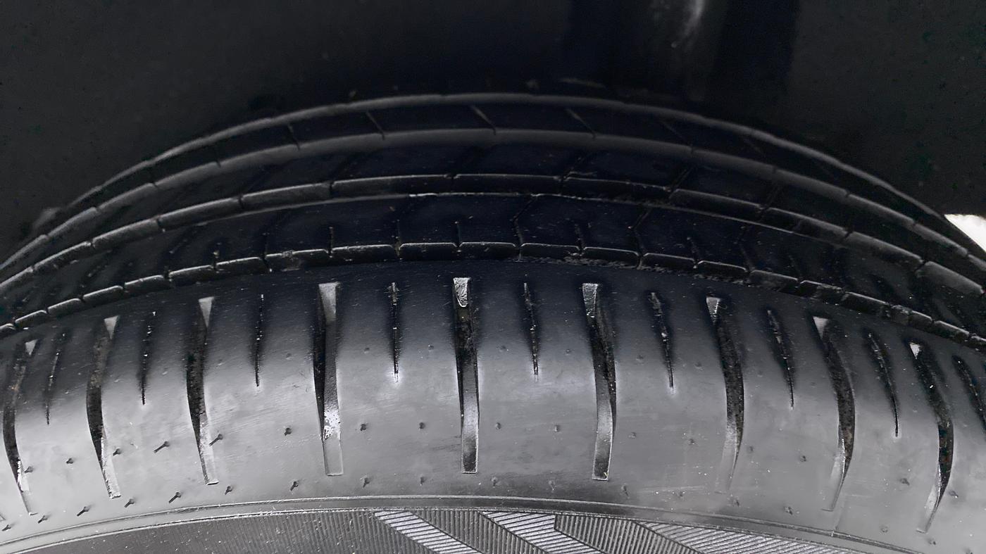 2020 Maruti Baleno ZETA CVT PETROL 1.2, Petrol, Automatic, 26,091 km, Left Rear Tyre Tread