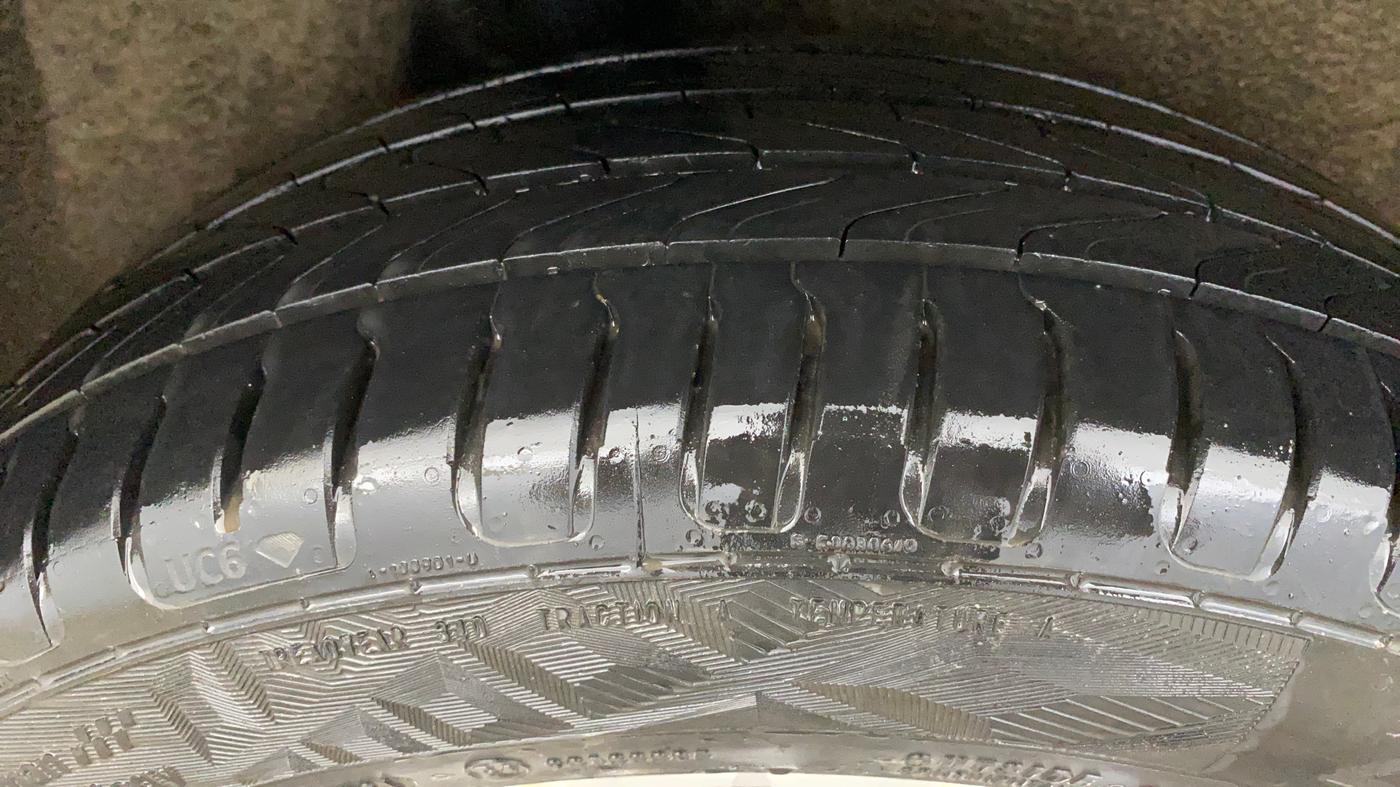 2015 Ford Ecosport TITANIUM 1.5L PETROL AT, Petrol, Automatic, 78,110 km, Right Rear Tyre Tread