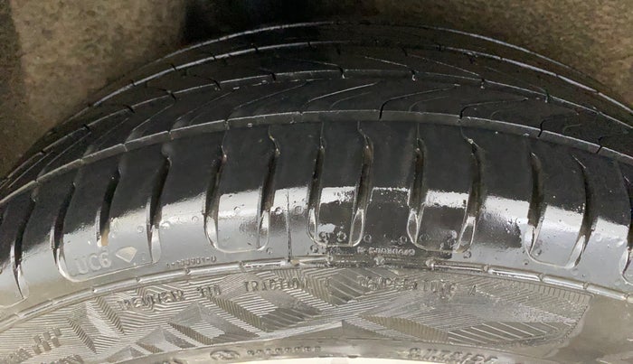 2015 Ford Ecosport TITANIUM 1.5L PETROL AT, Petrol, Automatic, 78,043 km, Right Rear Tyre Tread