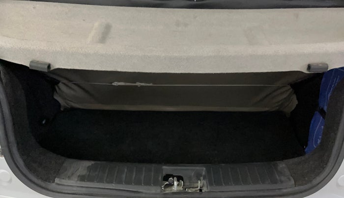 2017 Mahindra Kuv100 K6 PLUS 6 STR, Petrol, Manual, 36,967 km, Boot Inside