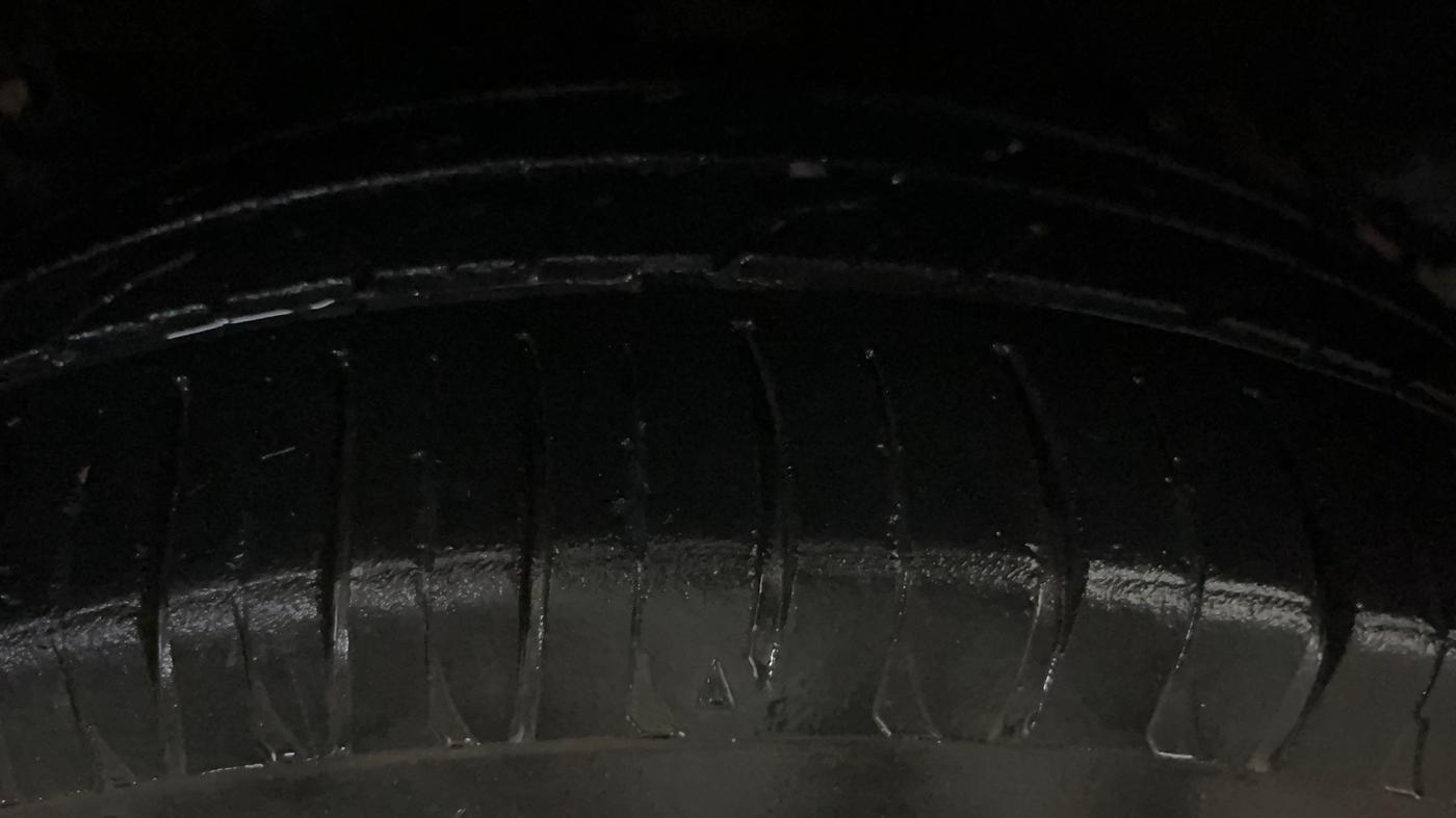 2017 Mahindra Kuv100 K6 PLUS 6 STR, Petrol, Manual, 36,967 km, Right Rear Tyre Tread
