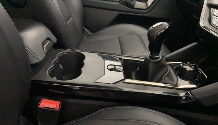 2022 Tata Safari XZ PLUS DARK EDITION, Diesel, Manual, 73,479 km, Gear Lever
