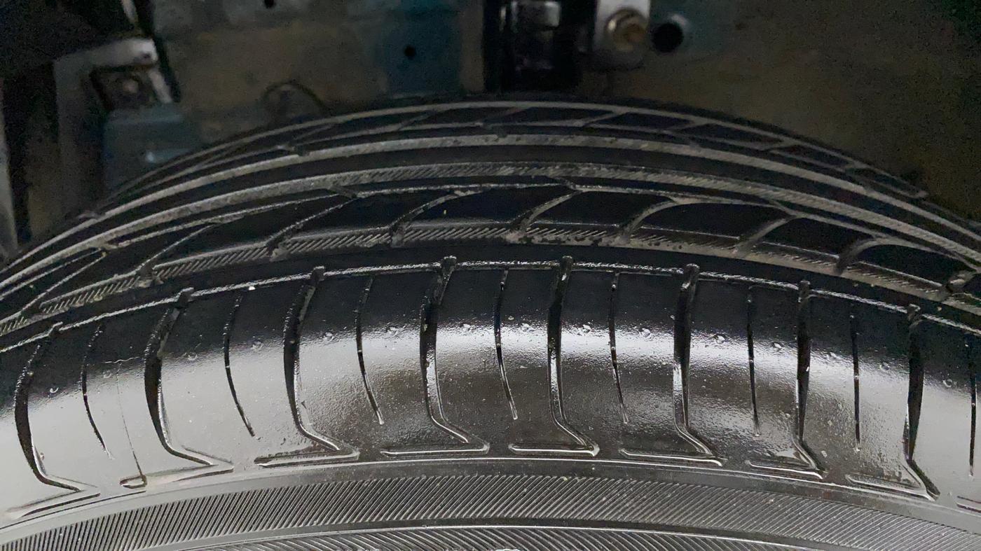 2012 Maruti Swift Dzire VXI, Petrol, Manual, 1,24,919 km, Left Front Tyre Tread