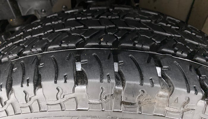 2021 Mahindra Thar LX PETROL HT 4WD AT, Petrol, Automatic, 3,877 km, Left Front Tyre Tread