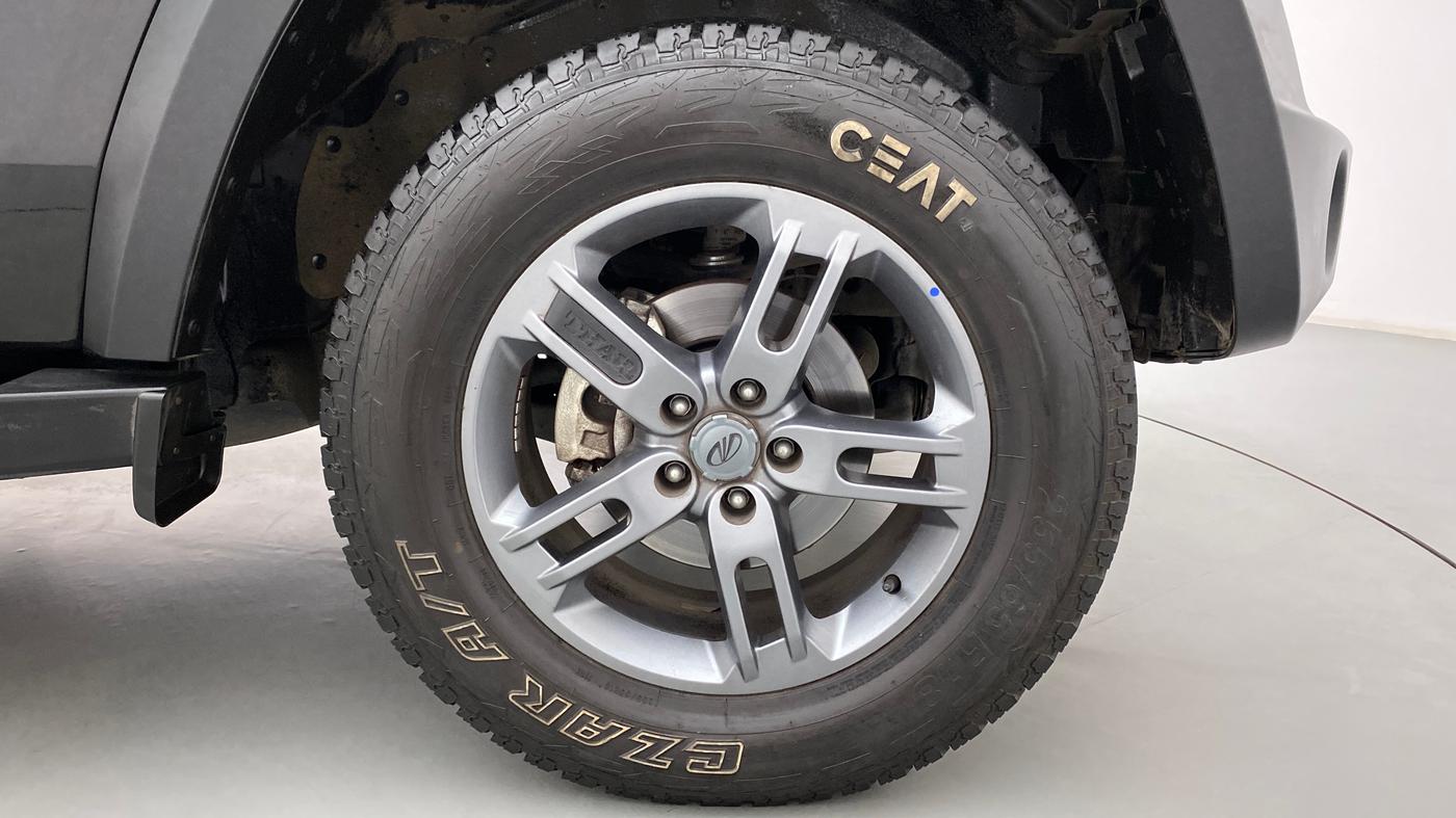 2021 Mahindra Thar LX PETROL HT 4WD AT, Petrol, Automatic, 3,877 km, Right Front Wheel