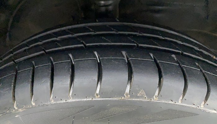 2013 Maruti Wagon R Stingray VXI, Petrol, Manual, 39,194 km, Right Front Tyre Tread