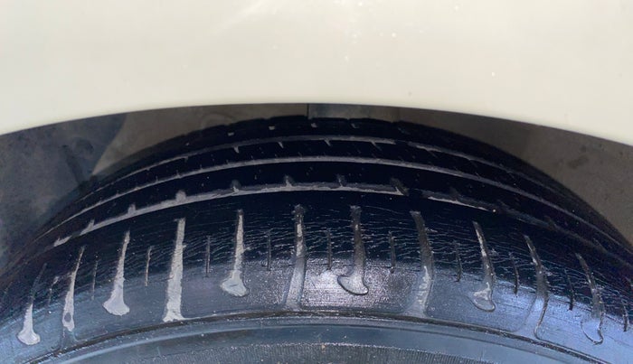 2014 Hyundai Grand i10 MAGNA 1.2 KAPPA VTVT, Petrol, Manual, 78,730 km, Left Front Tyre Tread