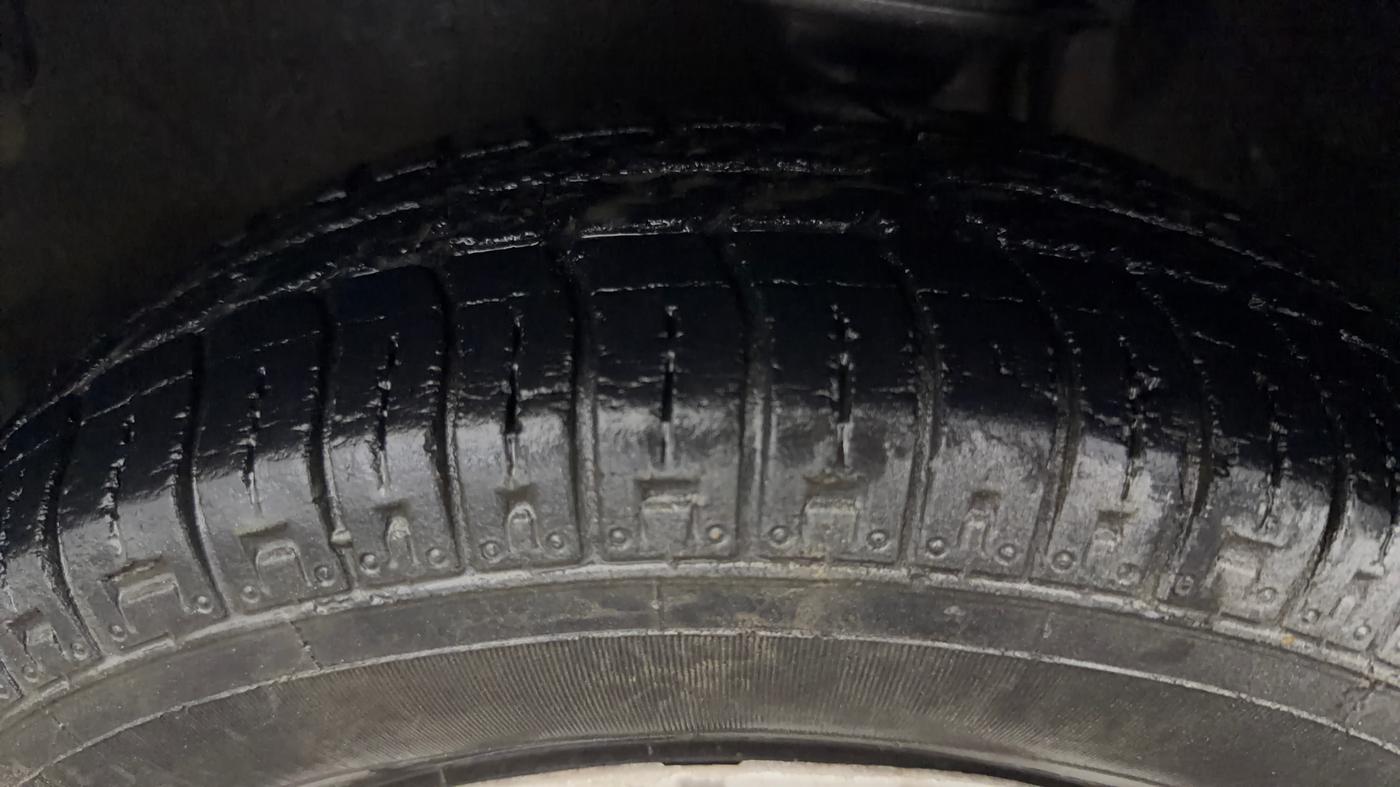 2014 Maruti Alto 800 LXI, Petrol, Manual, 26,185 km, Left Front Tyre Tread