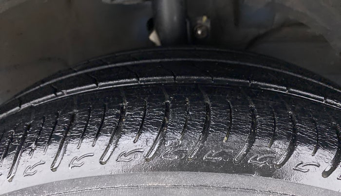 2021 Maruti XL6 ALPHA MT, Petrol, Manual, 45,089 km, Right Front Tyre Tread