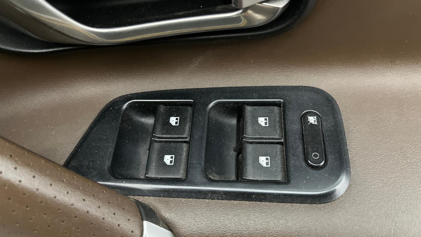 2023 Tata Harrier XZA PLUS O , Diesel, Automatic, 49,771 km, Driver Side Door Panels Control