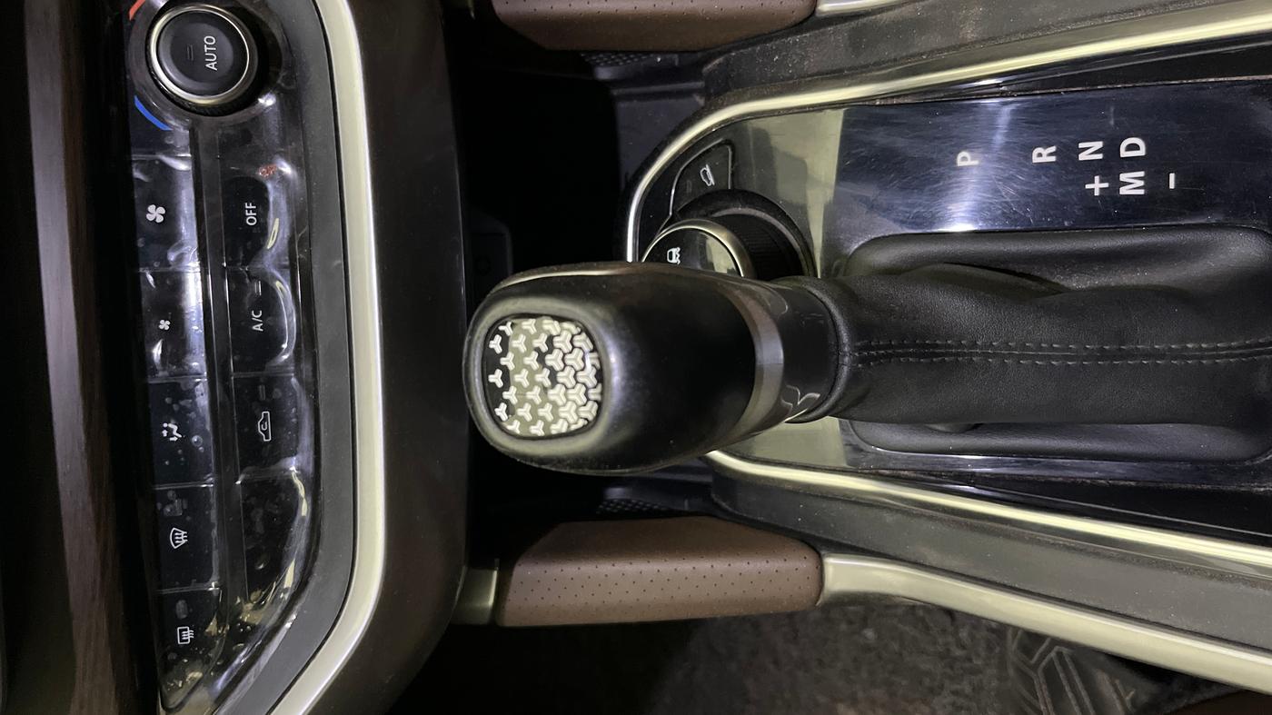 2023 Tata Harrier XZA PLUS O , Diesel, Automatic, 49,771 km, Gear Lever