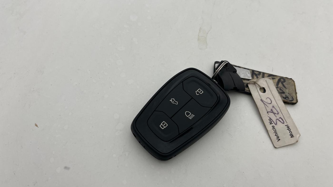 2023 Tata Harrier XZA PLUS O , Diesel, Automatic, 49,771 km, Key Close Up