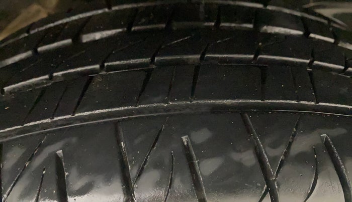 2017 Nissan Terrano XV D THP 110 PS, Diesel, Manual, 77,869 km, Left Rear Tyre Tread