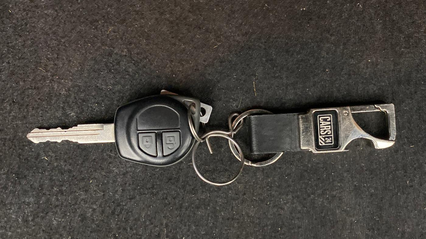 2014 Maruti Swift Dzire VXI, Petrol, Manual, 51,105 km, Key Close Up
