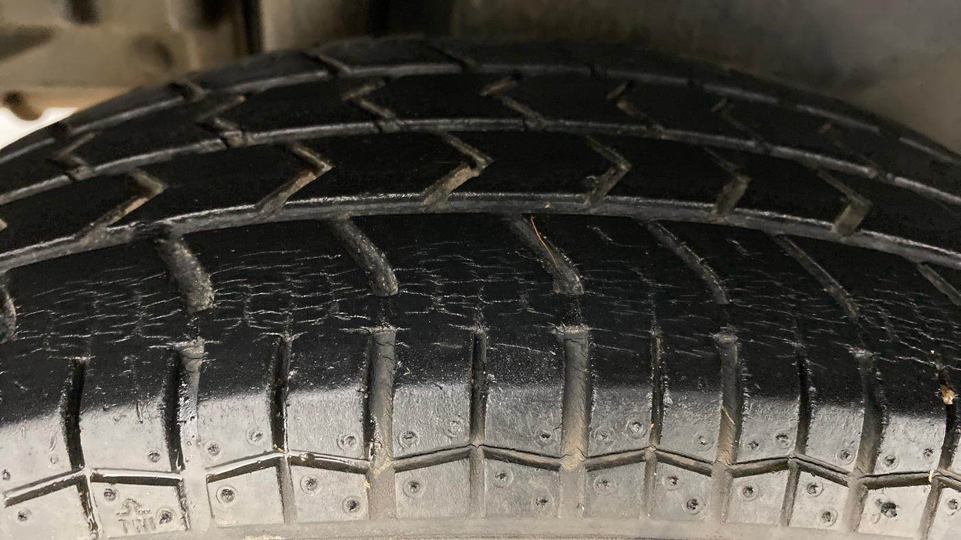 2014 Maruti Swift Dzire VXI, Petrol, Manual, 51,105 km, Right Rear Tyre Tread