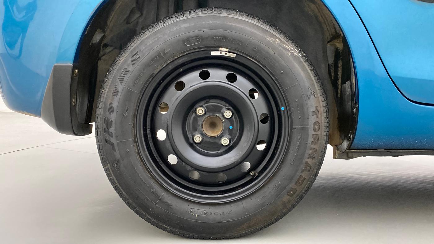 2014 Maruti Swift Dzire VXI, Petrol, Manual, 51,105 km, Right Rear Wheel