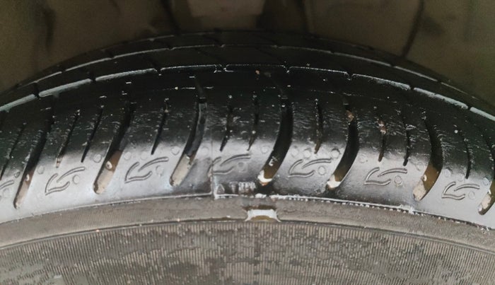 2017 Hyundai Elite i20 ASTA 1.2, Petrol, Manual, 36,598 km, Right Front Tyre Tread