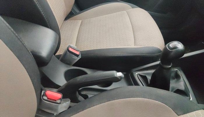 2017 Hyundai Elite i20 ASTA 1.2, Petrol, Manual, 36,598 km, Gear Lever