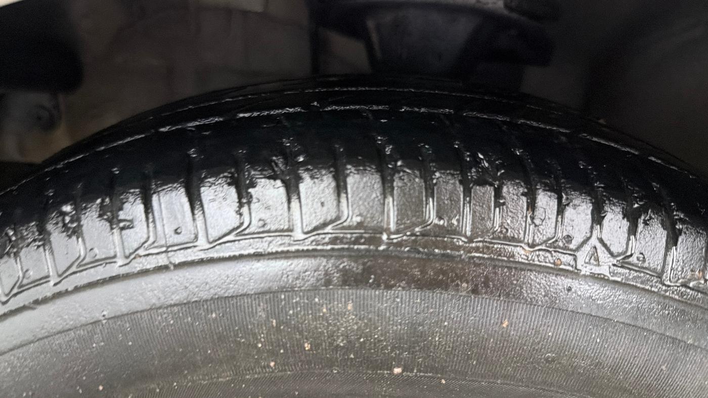 2014 Hyundai i10 MAGNA 1.1, Petrol, Manual, 34,580 km, Left Front Tyre Tread