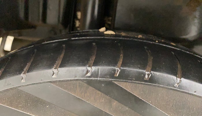 2013 Maruti Swift Dzire VXI, Petrol, Manual, 72,795 km, Right Rear Tyre Tread