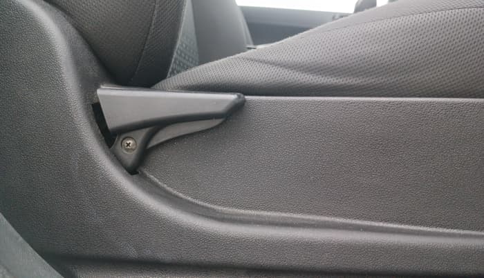 2018 Tata NEXON XE PETROL, Petrol, Manual, 60,669 km, Driver Side Adjustment Panel