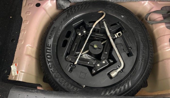 2018 Mahindra KUV 100 NXT K4+ P 6 STR, Petrol, Manual, 35,106 km, Spare Tyre