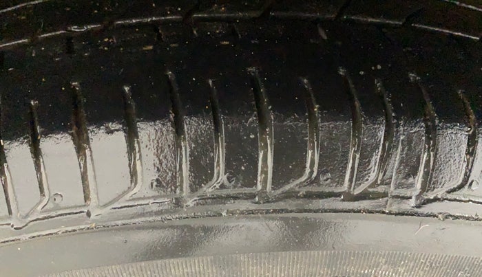 2016 Hyundai i10 SPORTZ 1.2, Petrol, Manual, 43,254 km, Right Rear Tyre Tread