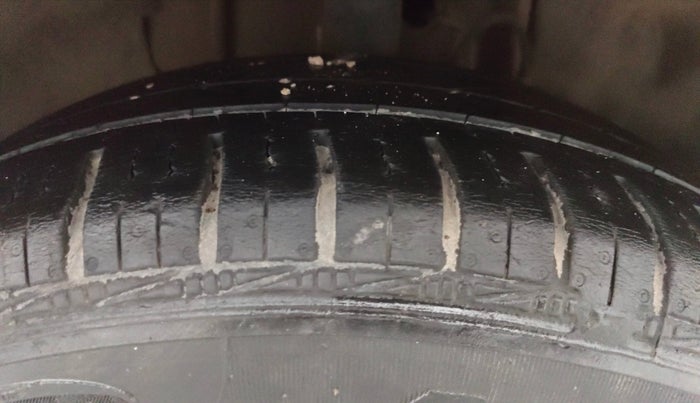 2018 Tata Tiago XZ PETROL, Petrol, Manual, 49,107 km, Right Front Tyre Tread