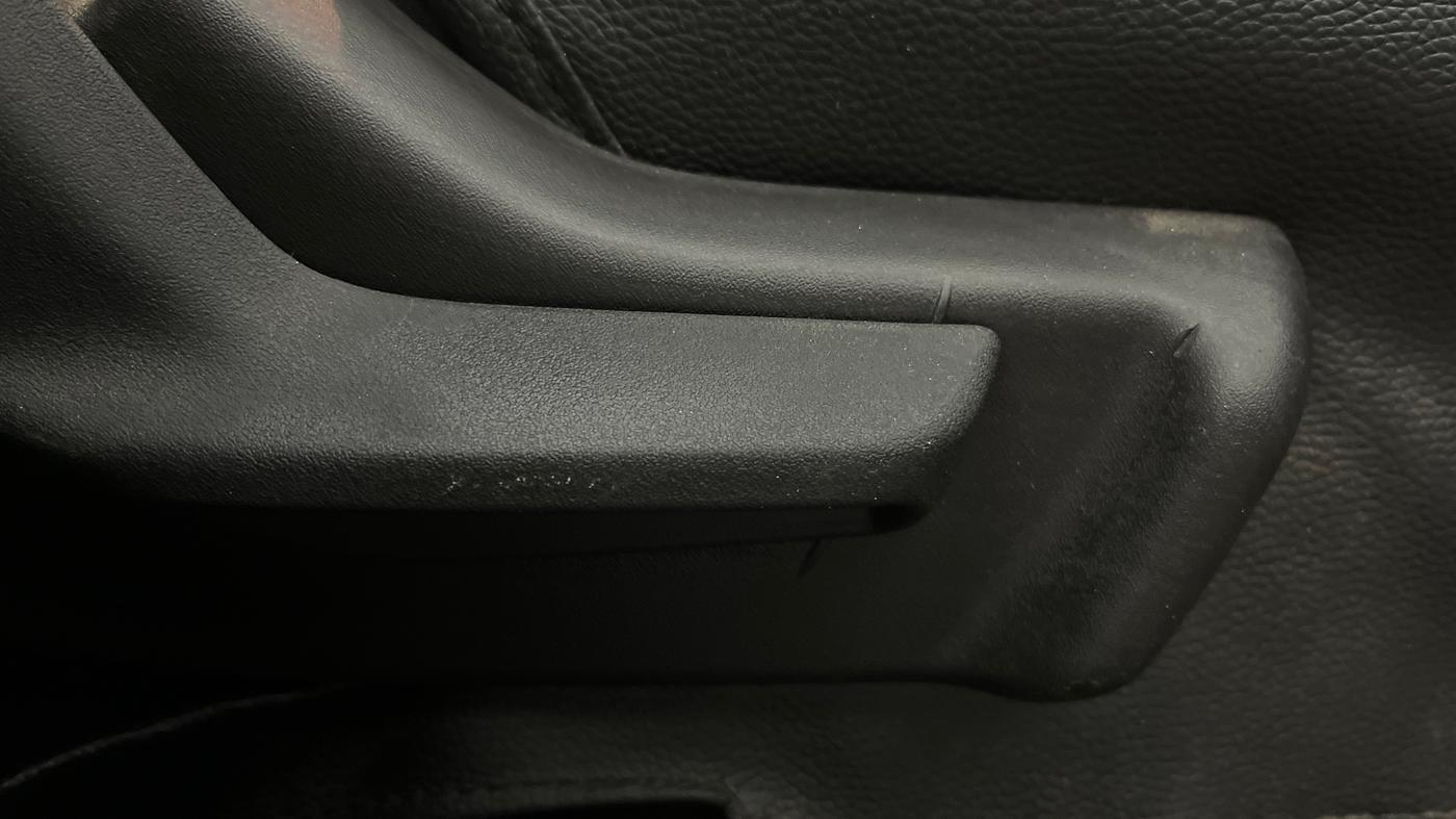2022 Maruti Celerio VXI, Petrol, Manual, 17,867 km, Driver Side Adjustment Panel