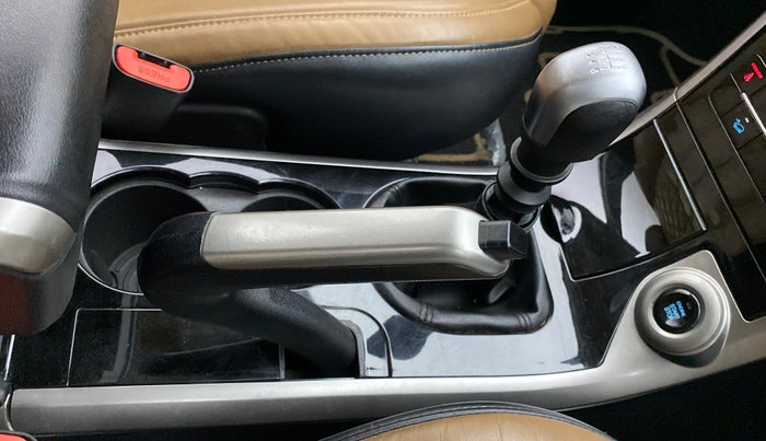 2019 Mahindra XUV500 W11(O), Diesel, Manual, 53,937 km, Gear Lever