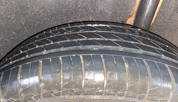 2018 Maruti Vitara Brezza ZDI, Diesel, Manual, 54,822 km, Left Rear Tyre Tread