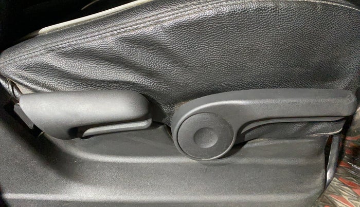 2018 Maruti Vitara Brezza ZDI, Diesel, Manual, 54,822 km, Driver Side Adjustment Panel