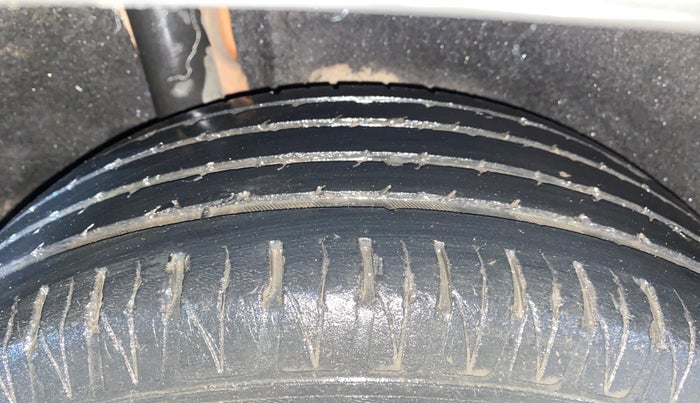 2018 Maruti Vitara Brezza ZDI, Diesel, Manual, 54,822 km, Right Rear Tyre Tread