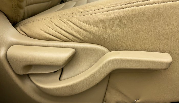 2015 Honda Mobilio 1.5 S I VTEC, Petrol, Manual, 31,355 km, Driver Side Adjustment Panel