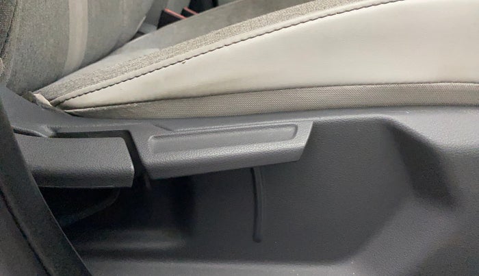 2020 Hyundai GRAND I10 NIOS SPORTZ 1.2 KAPPA VTVT, Petrol, Manual, 38,610 km, Driver Side Adjustment Panel