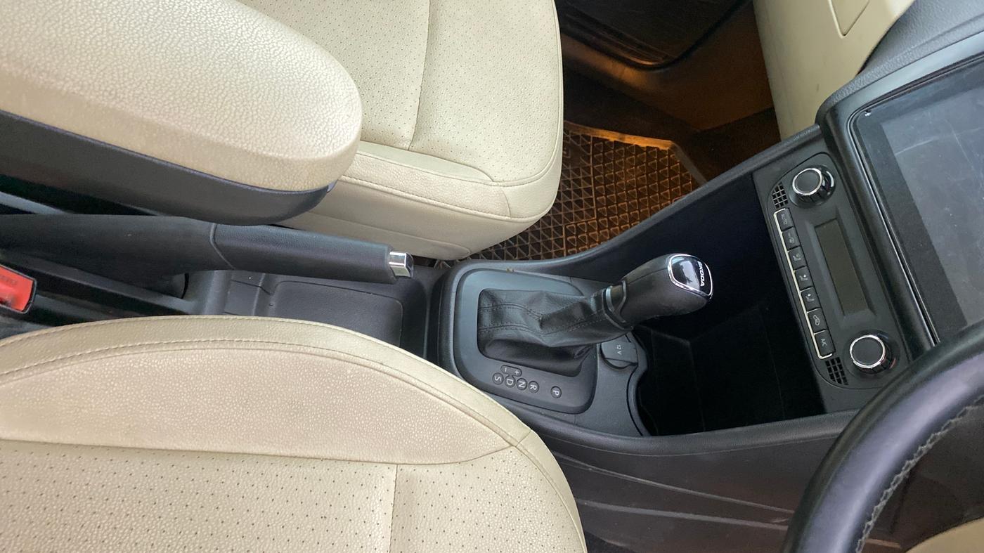 2020 Skoda Rapid STYLE AT TSI, Petrol, Automatic, 57,907 km, Gear Lever