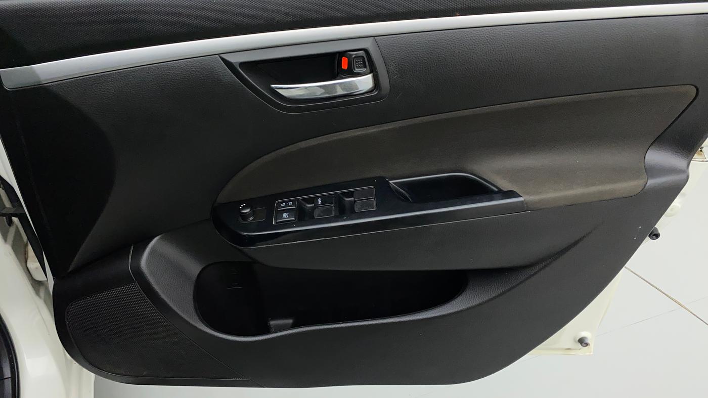 2014 Maruti Swift VXI D, Petrol, Manual, 53,190 km, Driver Side Door Panels Control