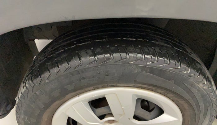 2017 Renault Kwid RXL 1.0, Petrol, Manual, 31,958 km, Left Front Tyre Tread