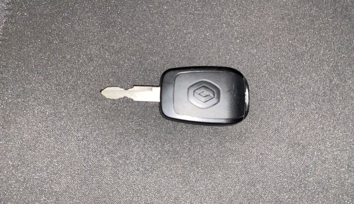 2017 Renault Kwid RXL 1.0, Petrol, Manual, 31,958 km, Key Close Up