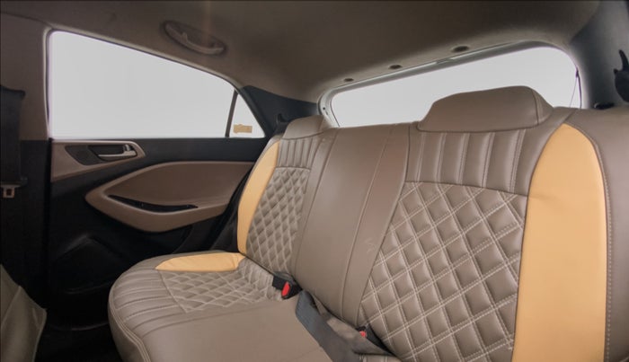 2016 Hyundai Elite i20 SPORTZ 1.2, Petrol, Manual, 85,147 km, Right Side Rear Door Cabin View