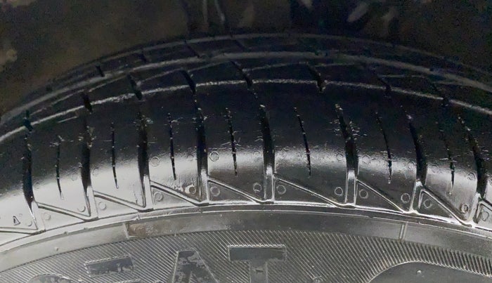 2019 Maruti Alto LXI, Petrol, Manual, 13,381 km, Left Front Tyre Tread