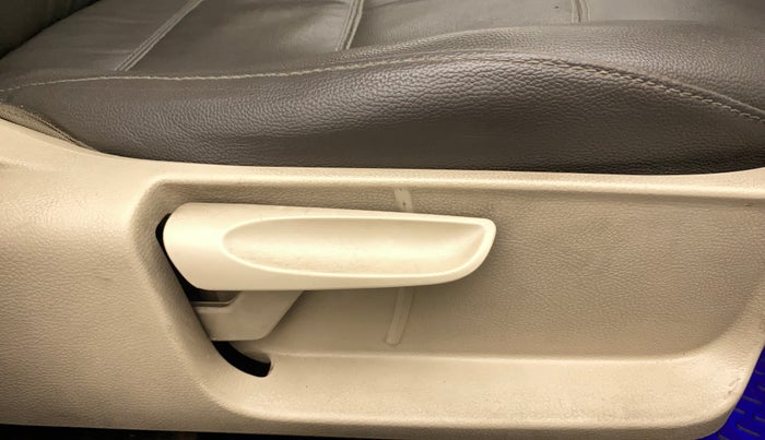 2012 Volkswagen Vento HIGHLINE DIESEL 1.6, Diesel, Manual, 1,16,545 km, Driver Side Adjustment Panel