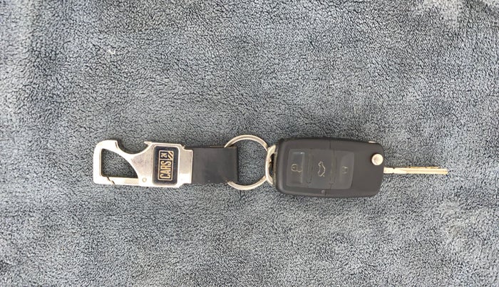 2012 Volkswagen Vento HIGHLINE DIESEL 1.6, Diesel, Manual, 1,16,545 km, Key Close Up