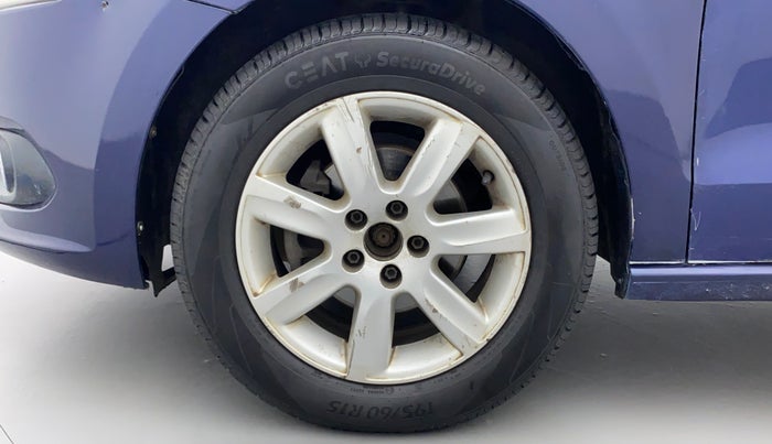 2012 Volkswagen Vento HIGHLINE DIESEL 1.6, Diesel, Manual, 1,16,545 km, Left Front Wheel