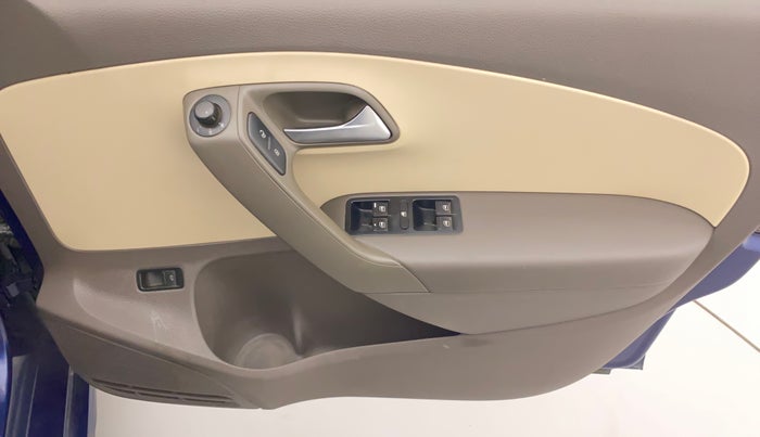 2012 Volkswagen Vento HIGHLINE DIESEL 1.6, Diesel, Manual, 1,16,545 km, Driver Side Door Panels Control